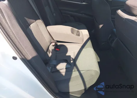 2025 Toyota Camry Le z USA, uszkodzony, nr VIN 4T1DAACK4SU167289